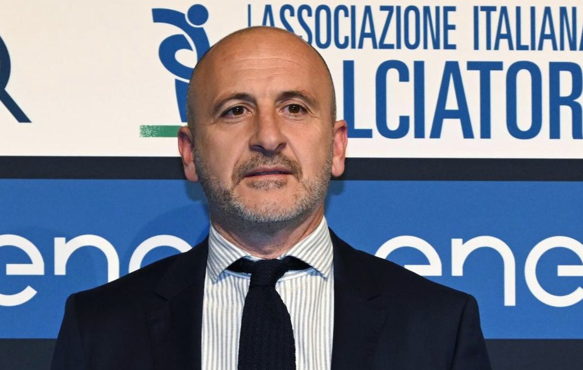 Mercato Inter: Dumfries, difensore e Jones nel mirino