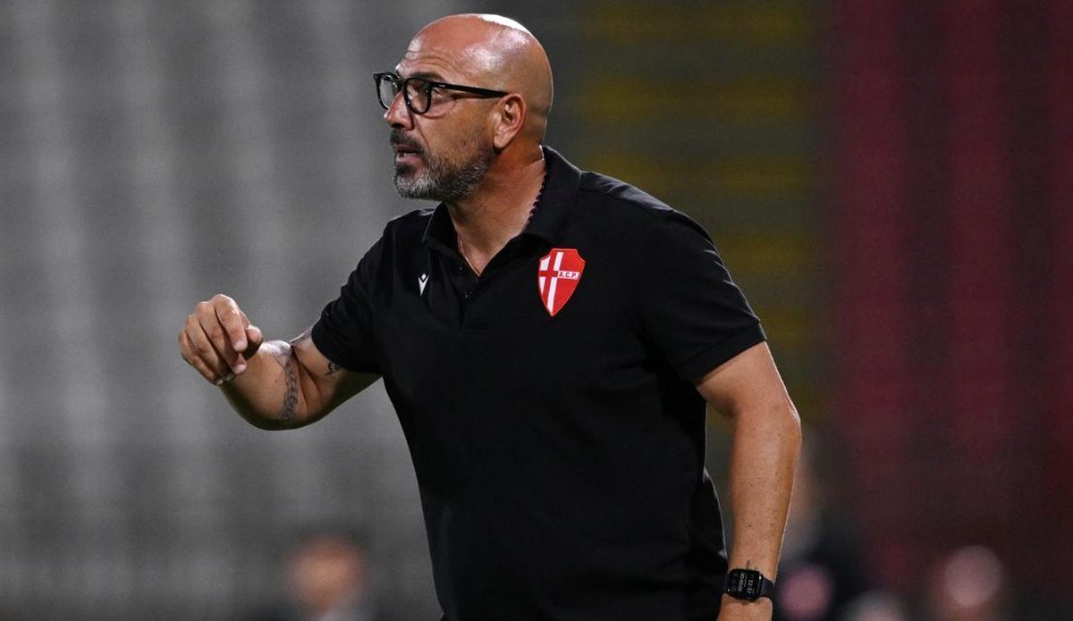 Padova sfida l'Hellas Verona: Calabro avverte i suoi