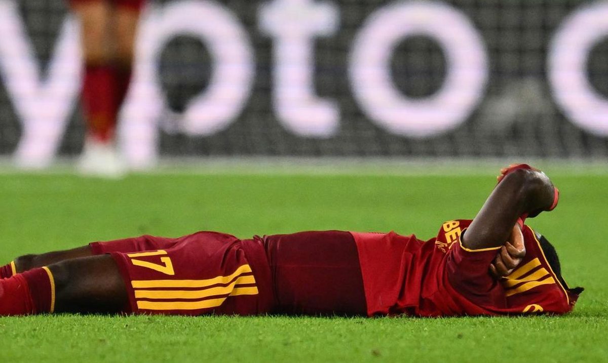Roma in emergenza contro il Genoa: cinque assenti