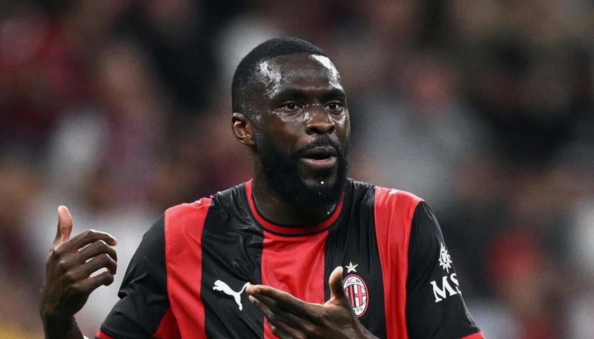 Tomori: rientro in gruppo al Milan, ma i minuti restano zero