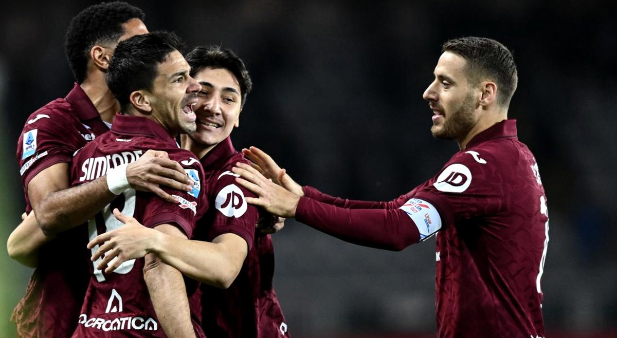 Torino, i tifosi caricano il Grande Torino: «Juve, trema»
