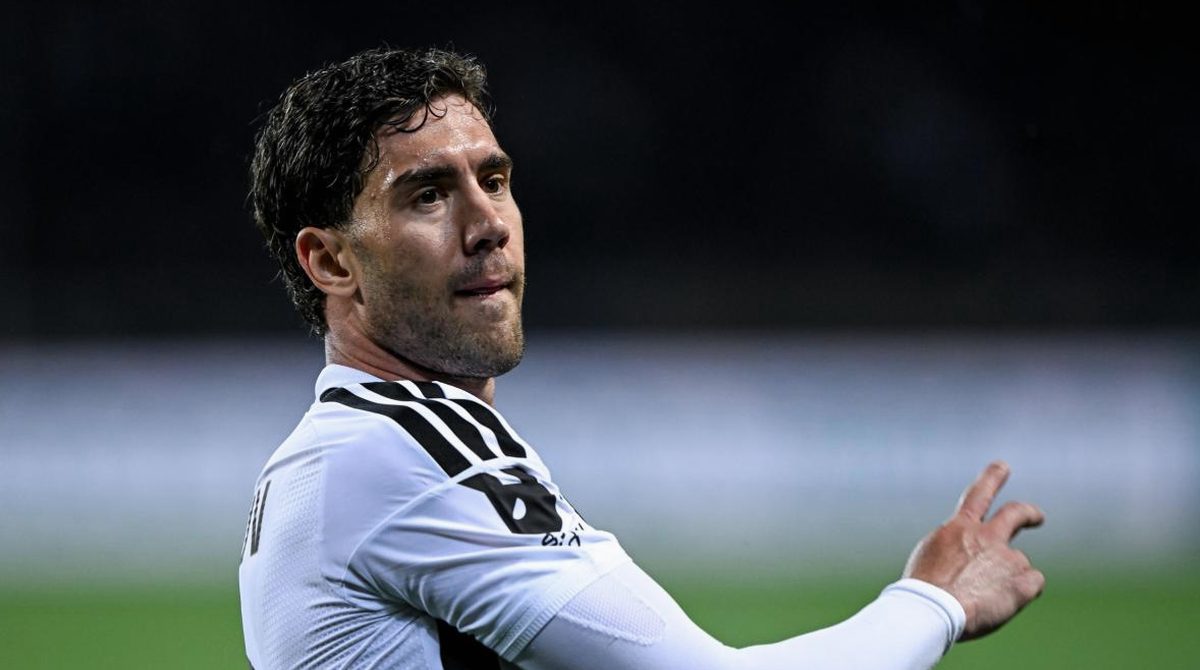 Vlahovic lascia la Juventus: fine di un ciclo