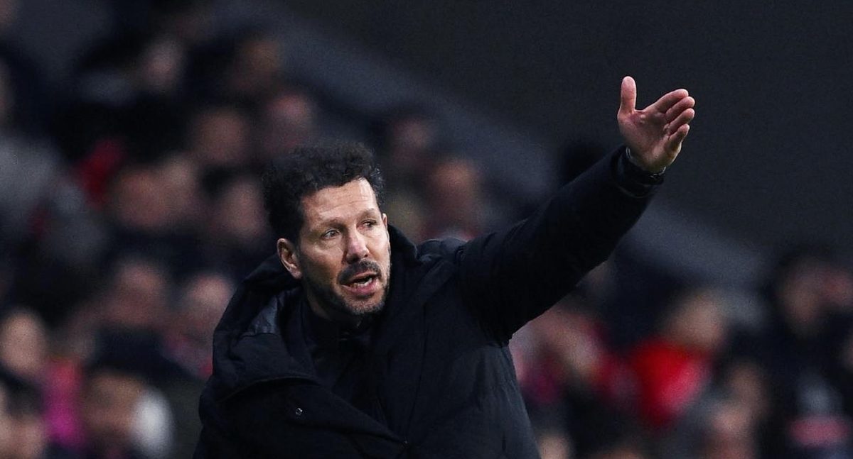 White calpesta lo stemma: scontro con i Simeone